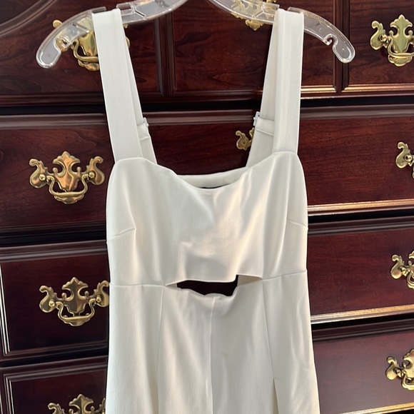 Cutest jumpsuit ever by Kendall and Kylie - Picture 2 of 10